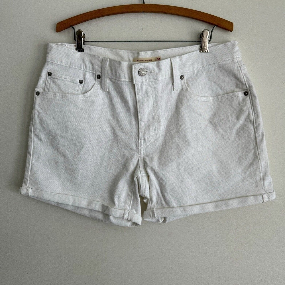 Levi’s Women’s Mid Length Jean Shorts In White | Sz 32